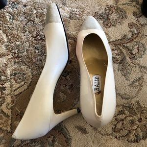 Women pumps shoes